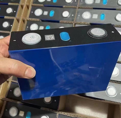 Ursprüngliche Fabrikklasse A 3.2V 102Ah wiederaufladbare prismatische Zelle LiFePO4 für Solarenergie EVorage E Lithium batt